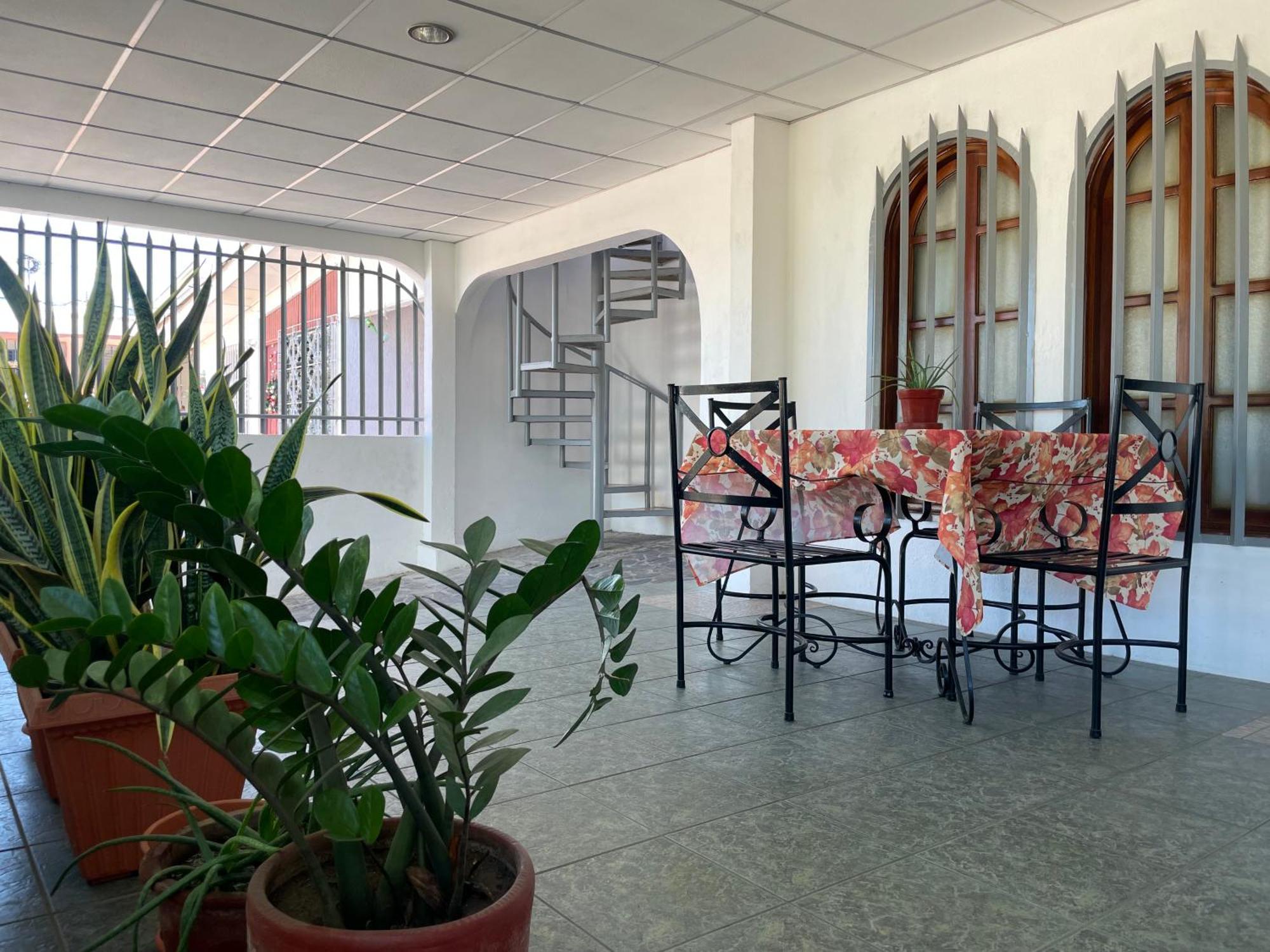 Casa Robles - Your Stay Near Airport 马那瓜湖 外观 照片