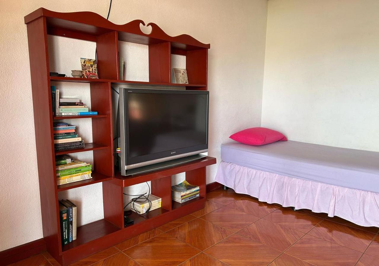 Casa Robles - Your Stay Near Airport 马那瓜湖 外观 照片
