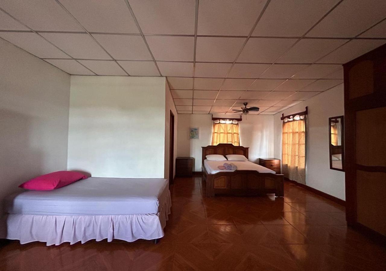 Casa Robles - Your Stay Near Airport 马那瓜湖 外观 照片