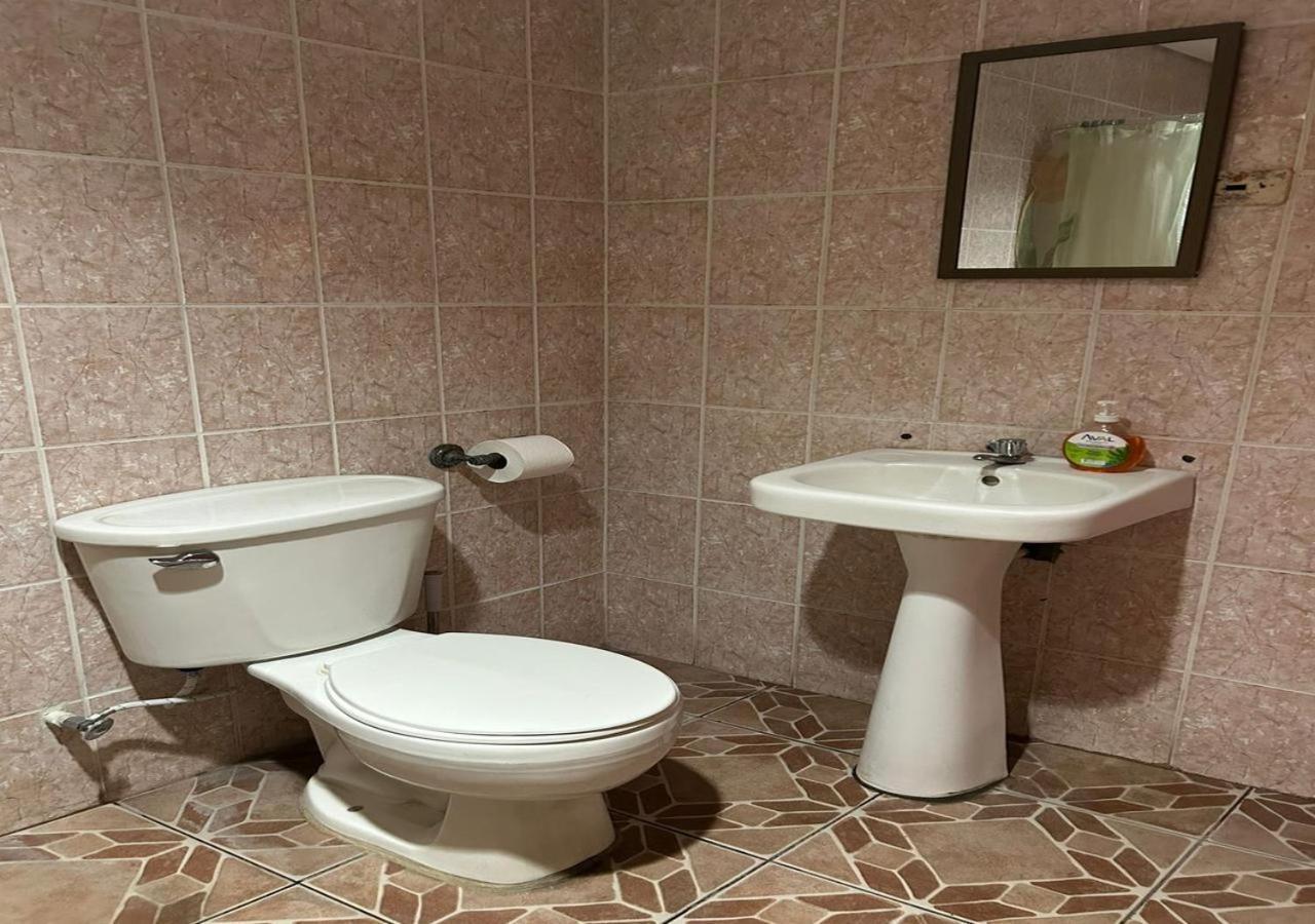 Casa Robles - Your Stay Near Airport 马那瓜湖 外观 照片