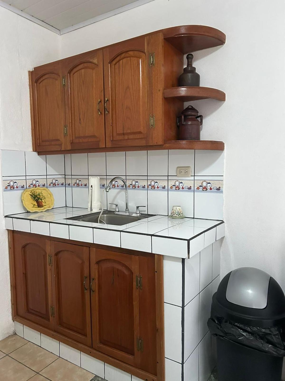 Casa Robles - Your Stay Near Airport 马那瓜湖 外观 照片
