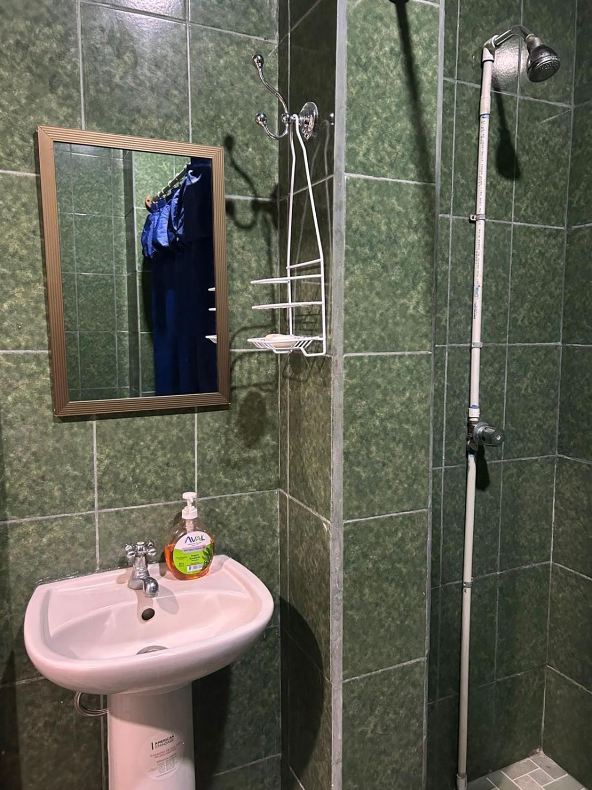 Casa Robles - Your Stay Near Airport 马那瓜湖 外观 照片
